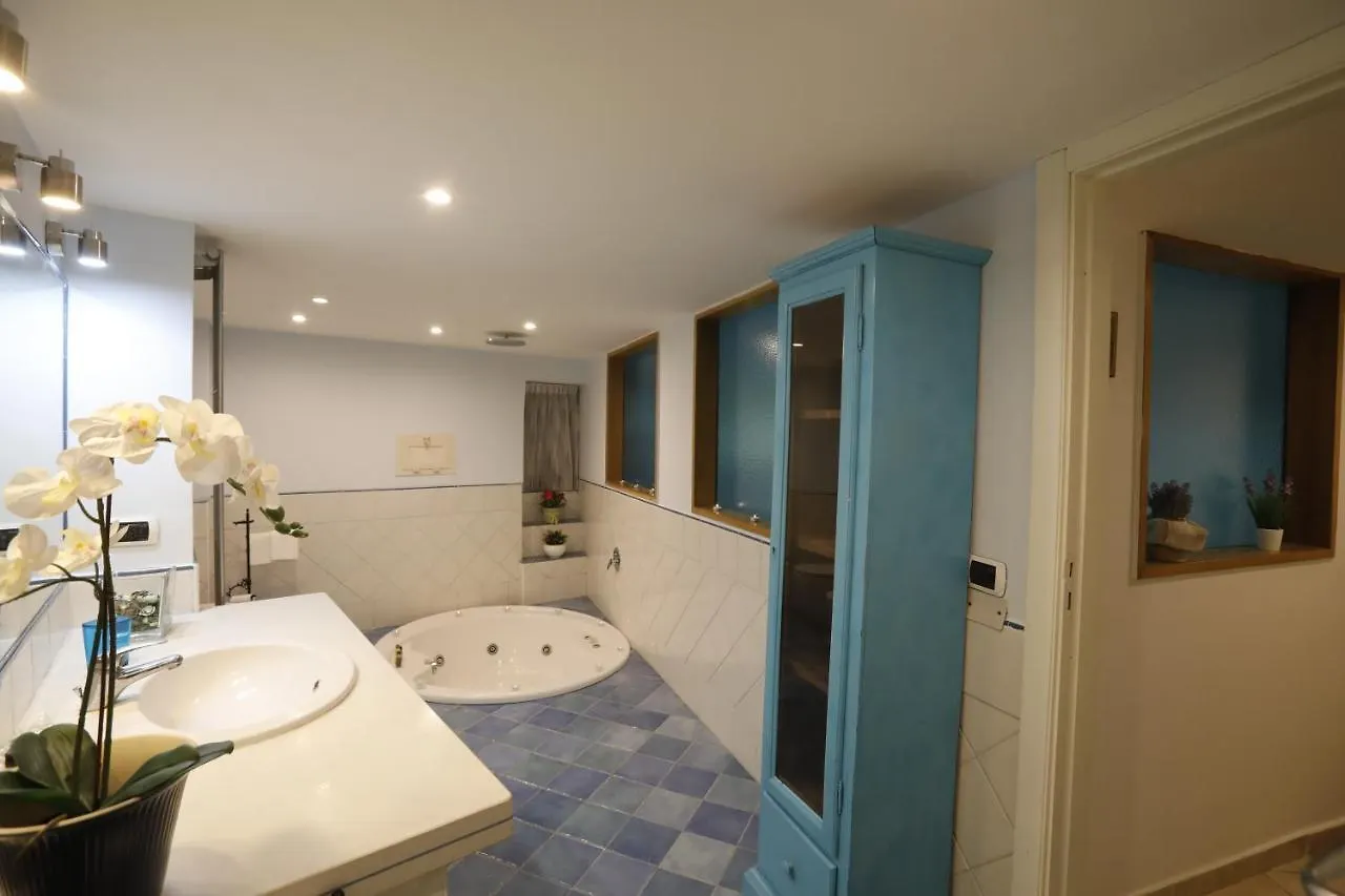 Domus San Martino Bed & Breakfast Naples 0*,  Italy