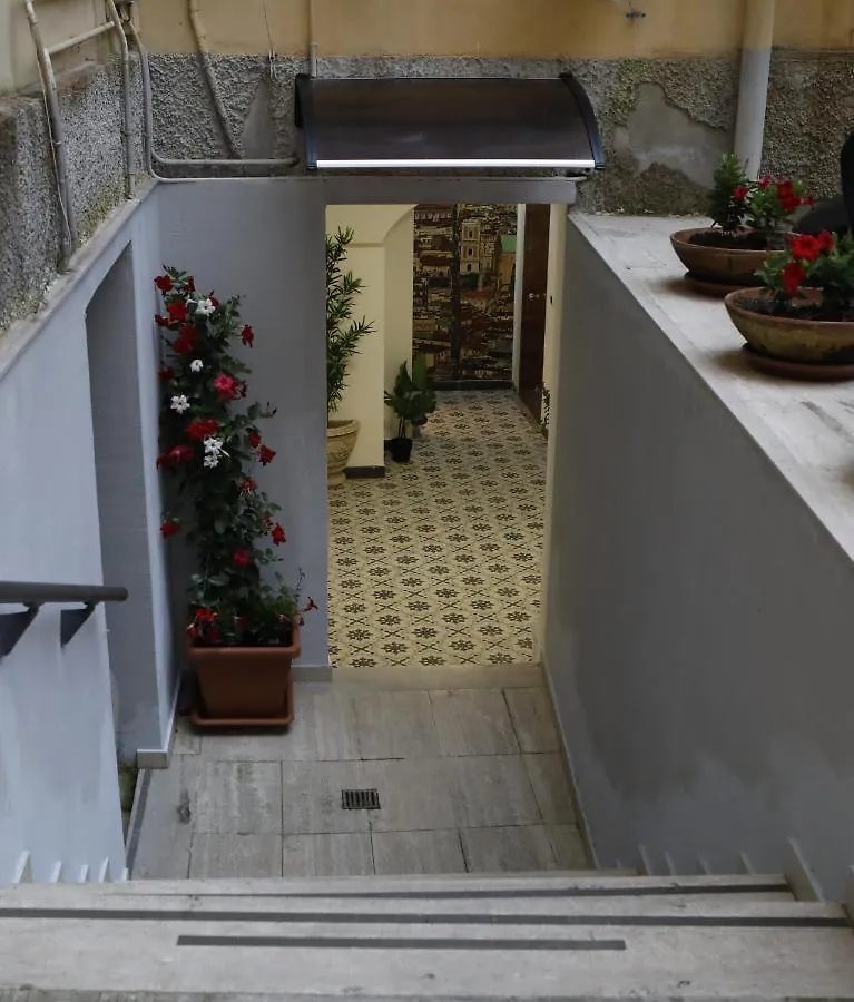 Bed and Breakfast Domus San Martino Neapel 0*,